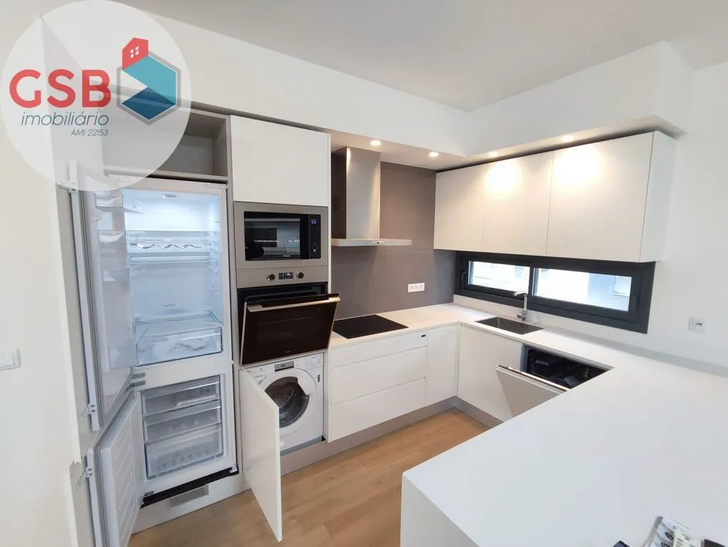 Cuisine - New 3-Bed Flat with Balconies in Seixal