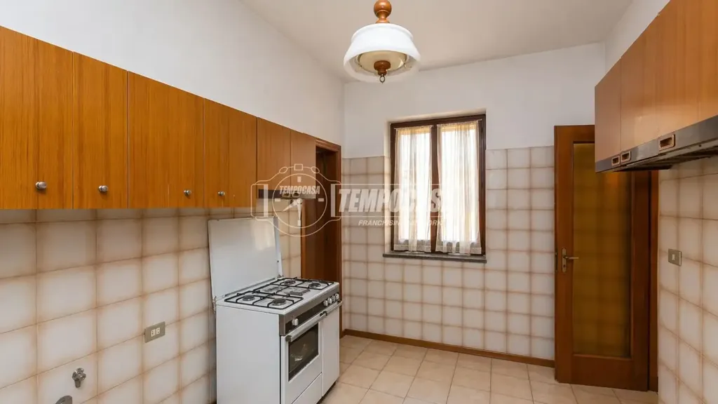 Kitchen - Rustic Country House with Garden in Narzole
