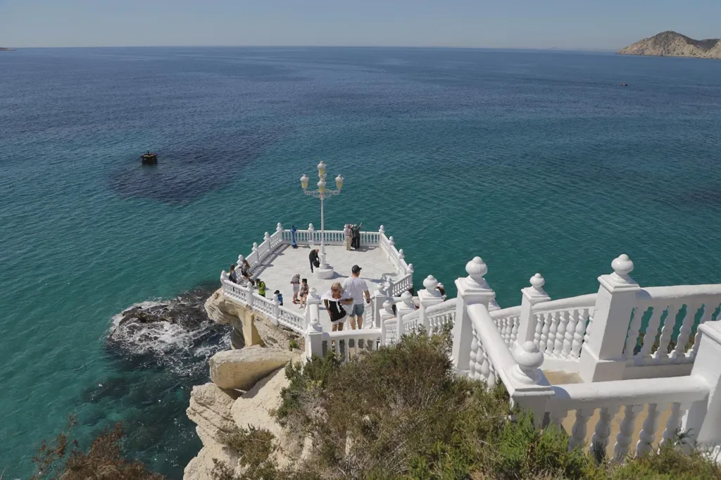 Detached Villa with Sea Views in Finestrat