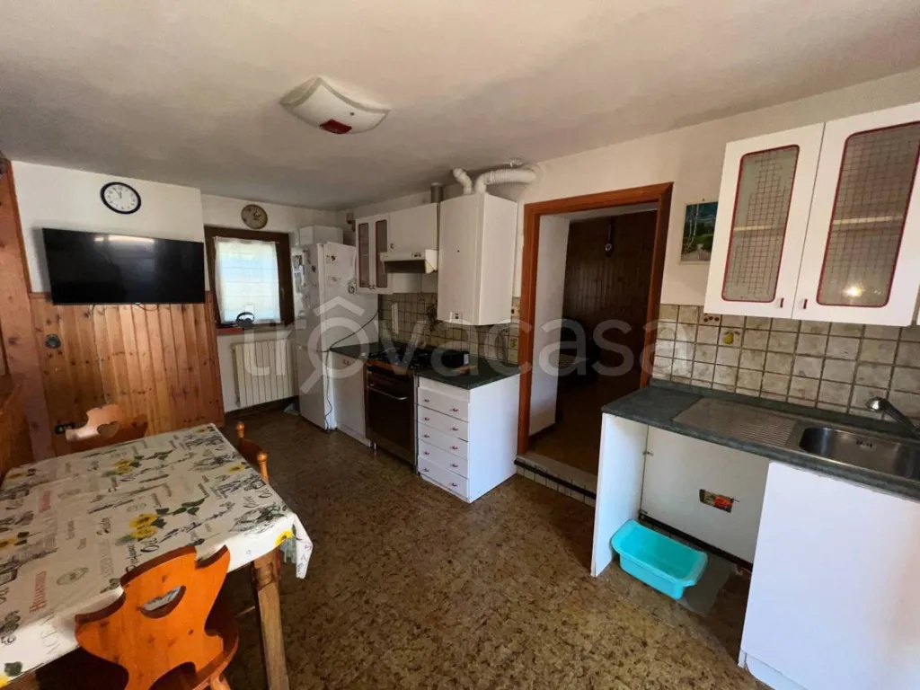 Cuisine - Detached House with Private Garden in Torre Pellice