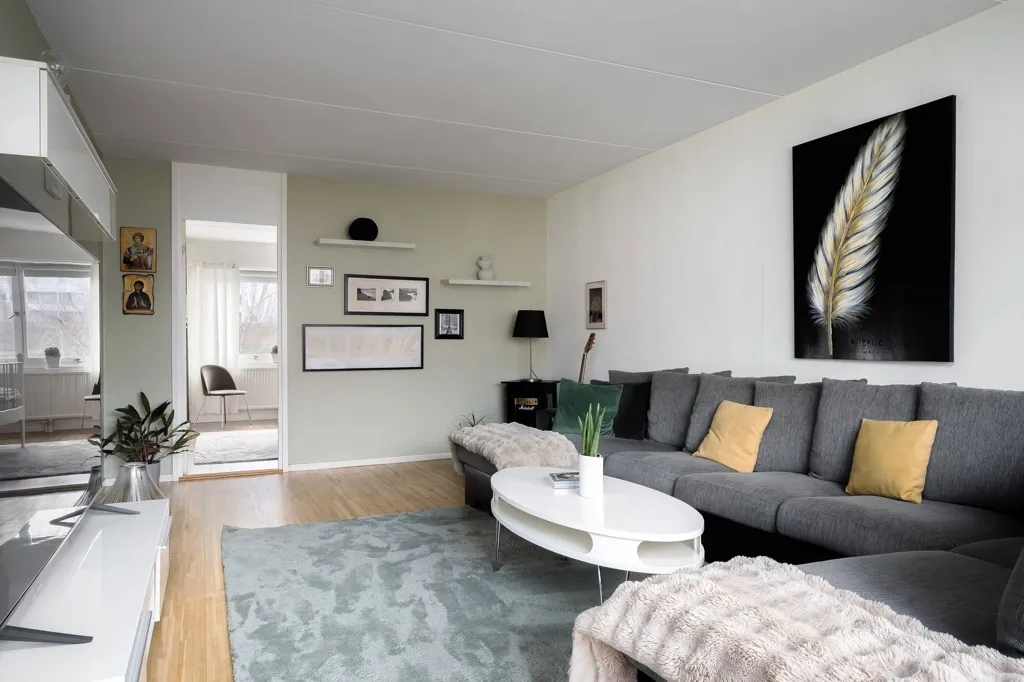Elutuba - 3-Bedroom Flat with West-Facing Balcony in Haninge
