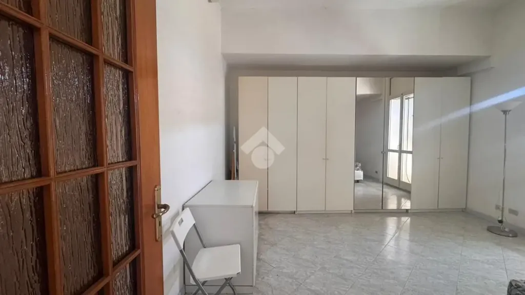 Chambres - Multistorey Apartment with Central Location in Naples