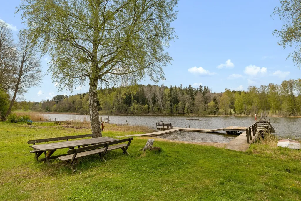 Aed - Waterfront Plot with Development Potential in Åkersberga