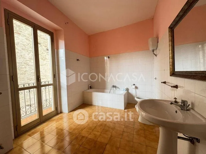 Salles de bain - Independent House with Box in Vasto