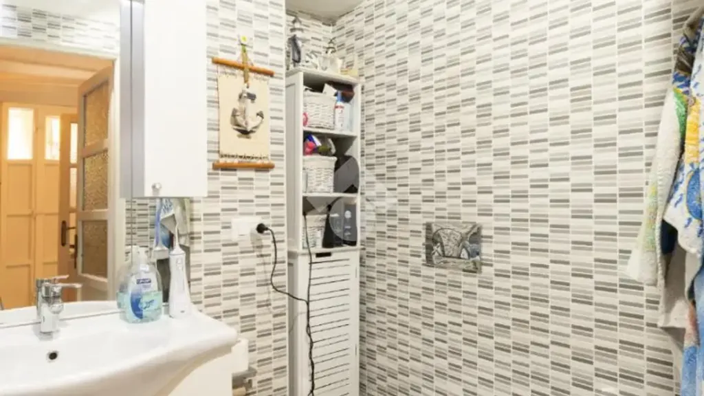 Salles de bain - Semi-detached House with Panoramic View in Marentino