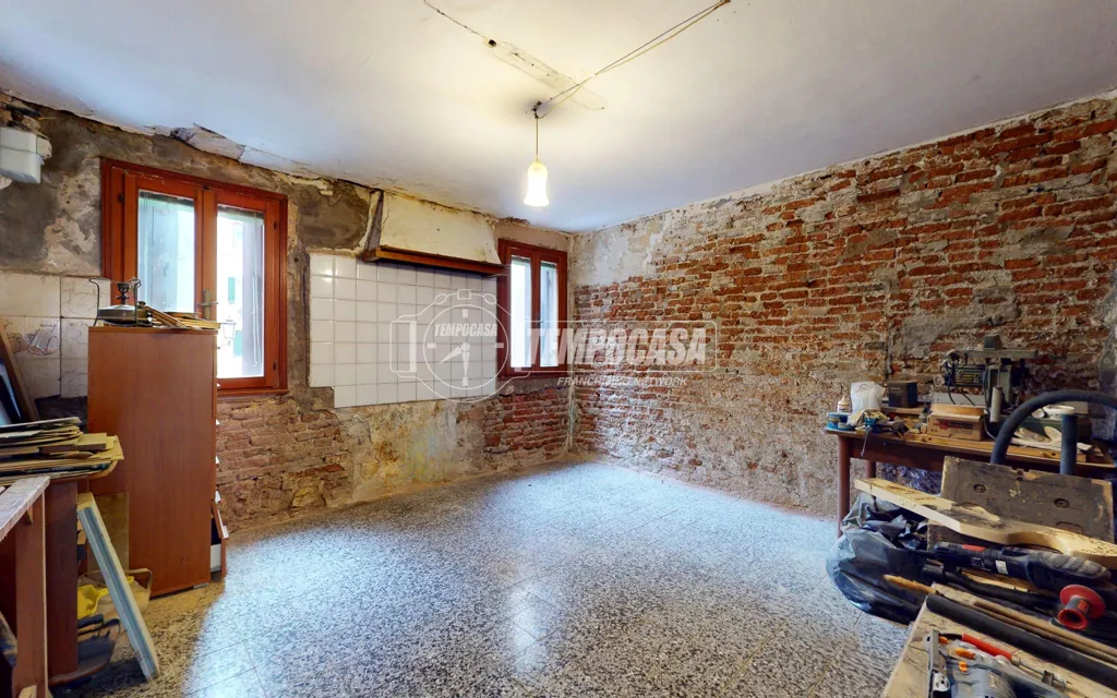 Toad - Terraced House with Potential in Chioggia