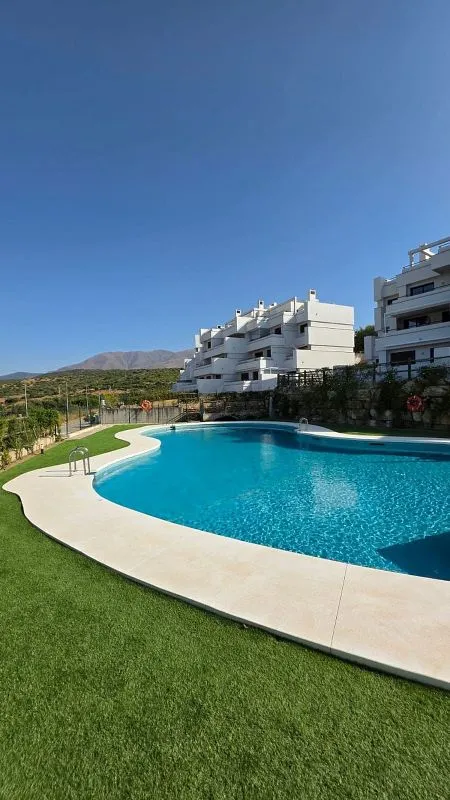 Piscine - Apartment with Pool in Estepona Urbanisation