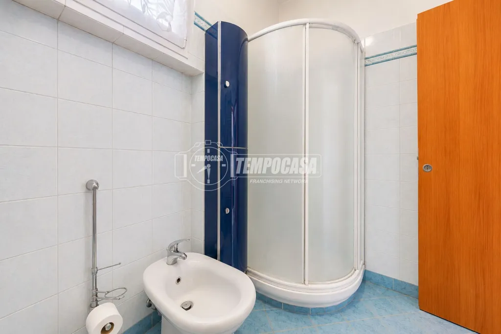 Vannitoad - Bright Triplex Apartment with Metro Access in Milan
