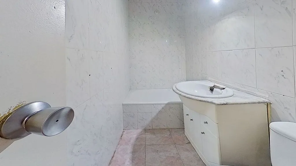Salles de bain - Spacious Apartment with Terrace in Usera, Madrid