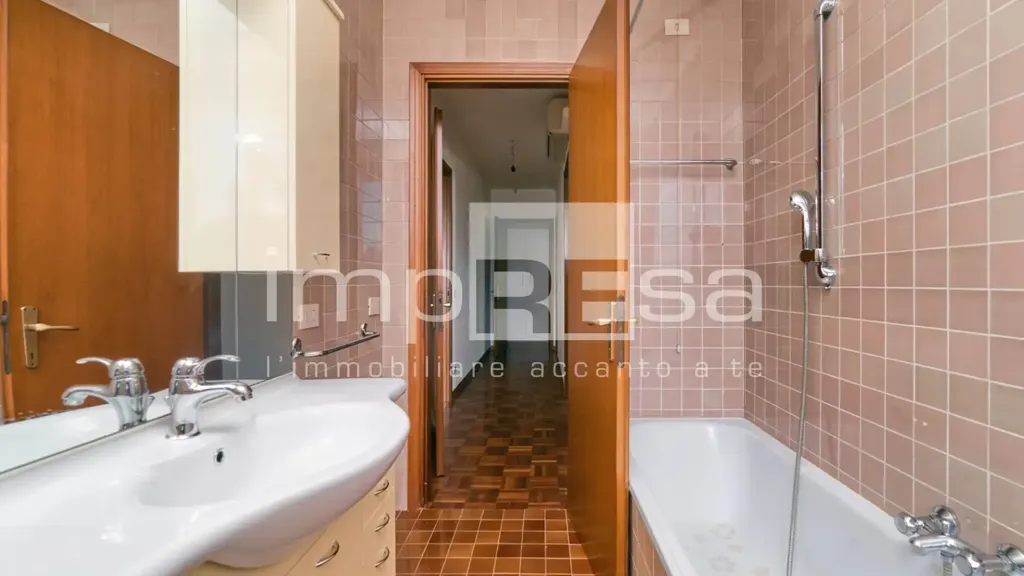 Vannitoad - Spacious Apartment with Garage in Fontane, Villorba