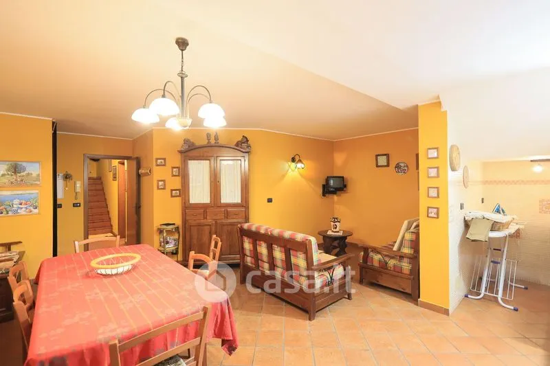Söögituba - Terraced House with Private Garden in Rubiera Centre