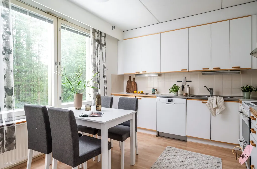 Söögituba - Three-Bedroom House with Garden in Maikkula, Oulu