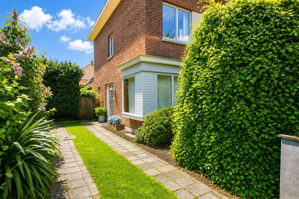 Jardin - Maison Rénovée avec Jardin à Edegem