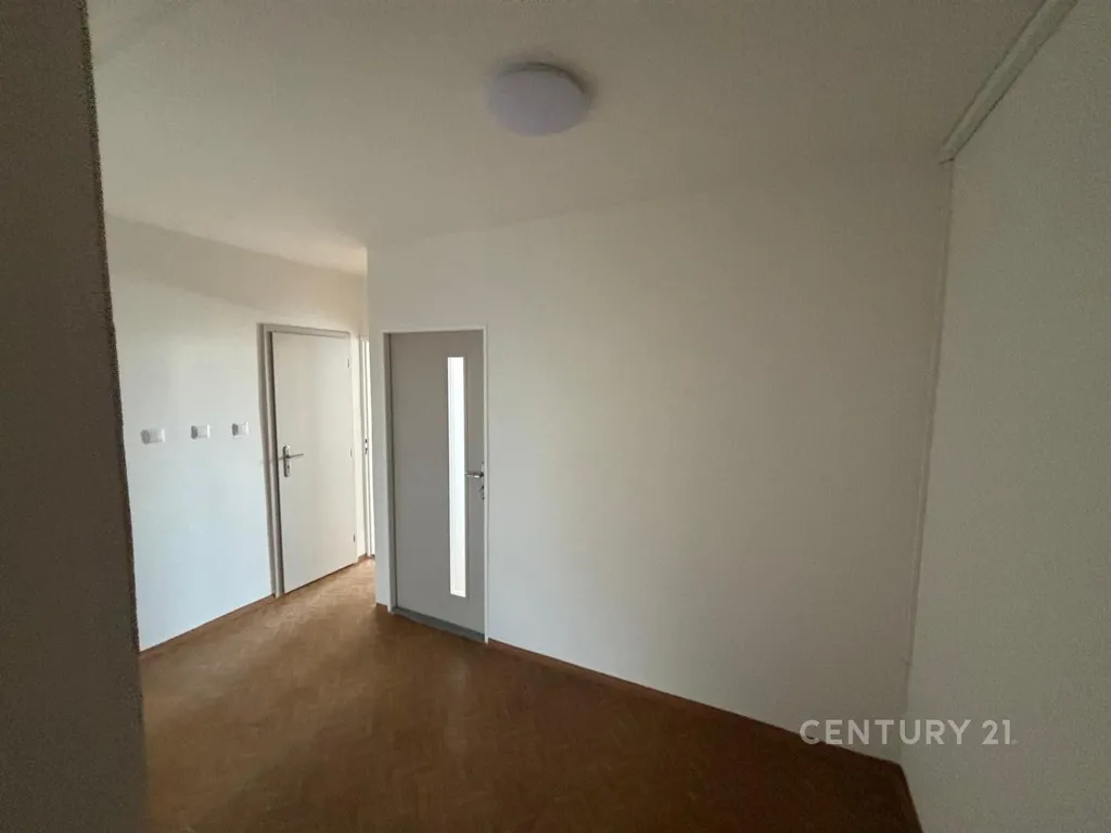 Hallway - Apartment with Balcony in Most