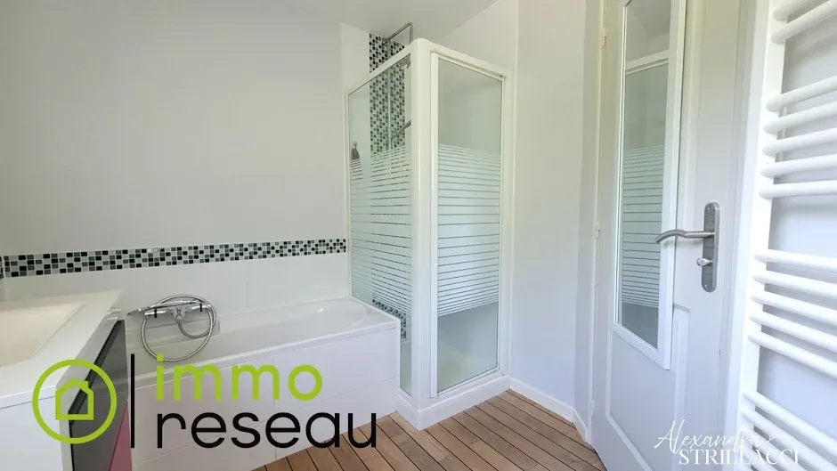 Salles de bain - Maison 2 Appartements à Forbach, Proche Frontière