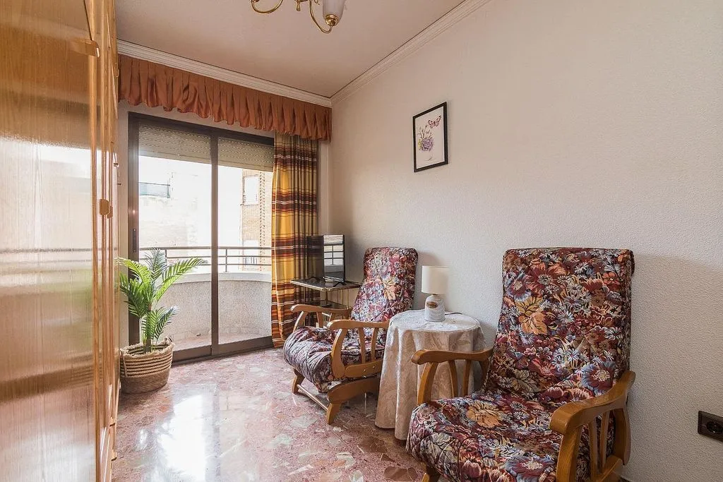 Kabinet - Modern Flat with Balcony in Carrús