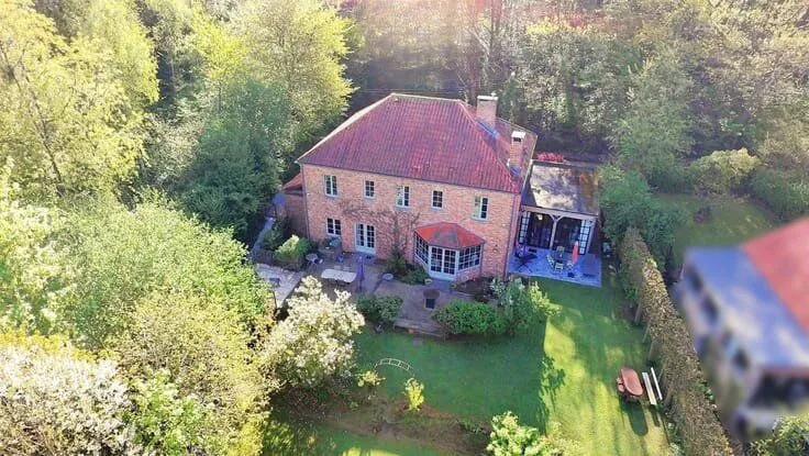 4-bedroom house in BE