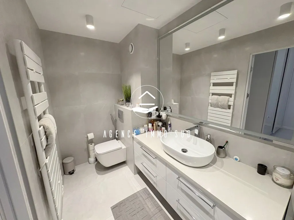Vannitoad - Renovated Flat with Balconies near Cagnes Hippodrome
