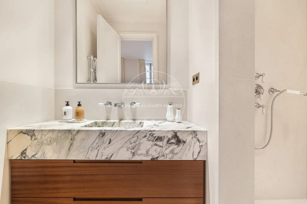 Vannitoad - Luxury Flat with Triple Arcade in Saint-Germain, Paris