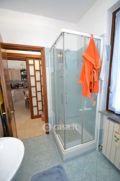 Salles de bain - Rear Villa with Garden in Mulazzano