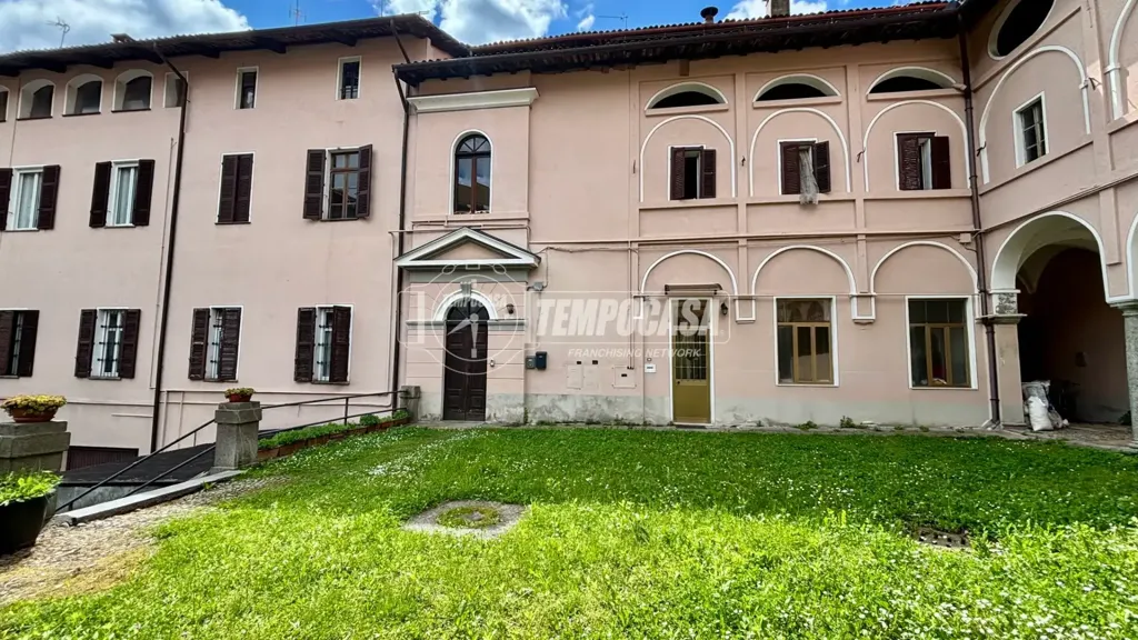 Välivaade - Triplex with Private Garden in Biella Centre