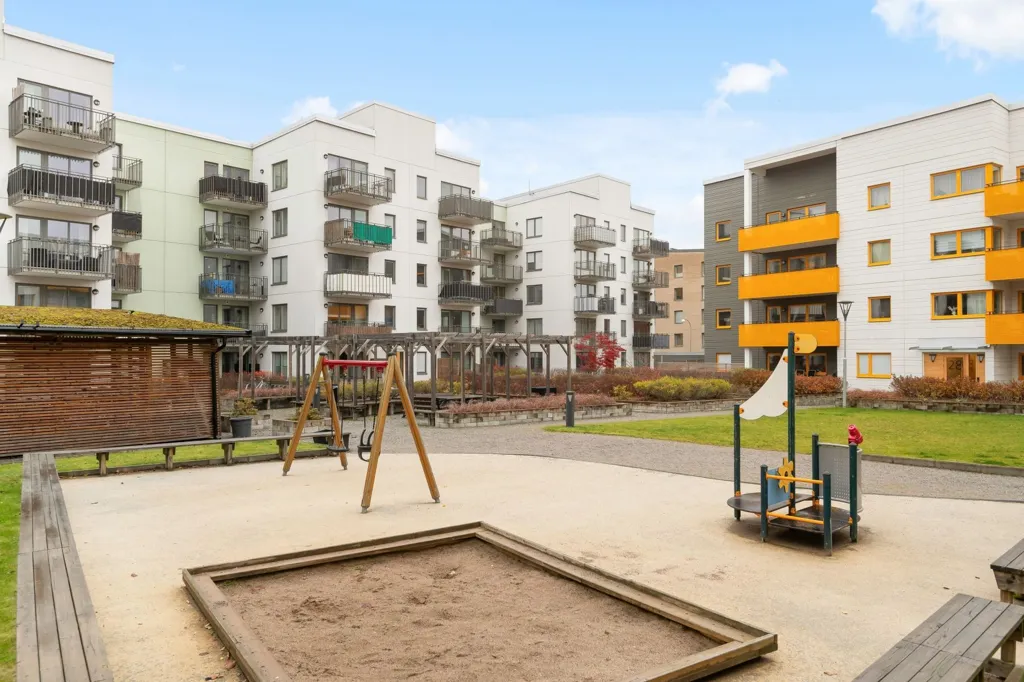 Jardin - Apartment with Sunny Balcony in Ursvik