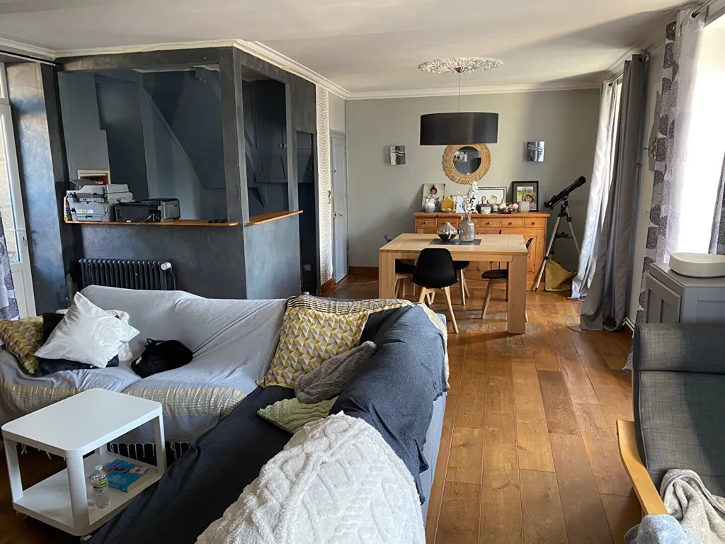 Séjour - Maison de Bourg avec Jardin et Puits à Chanverrie