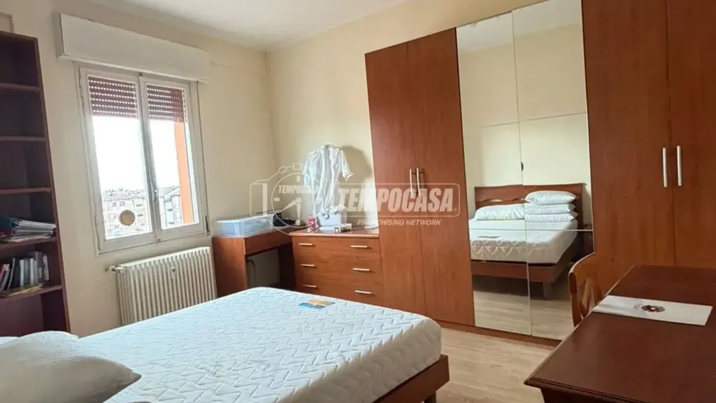 Magamistoad - Spacious Flat with Balcony in Modena