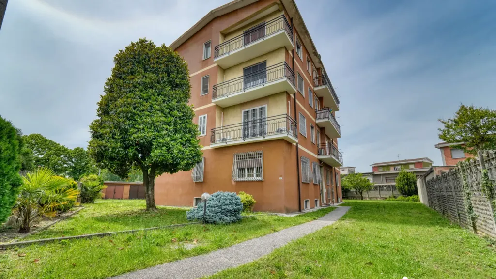 Jardin - Spacious 2-Bedroom Apartment in Casalmaiocco
