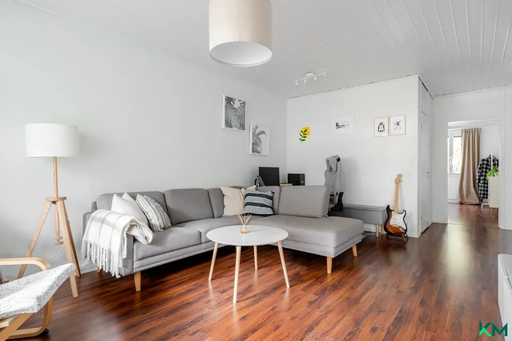 Séjour - Spacious Flat with South-Facing Terrace in Helsinki