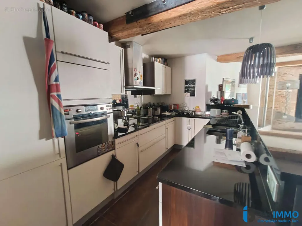 Characterful Apartment with Parking in Castres