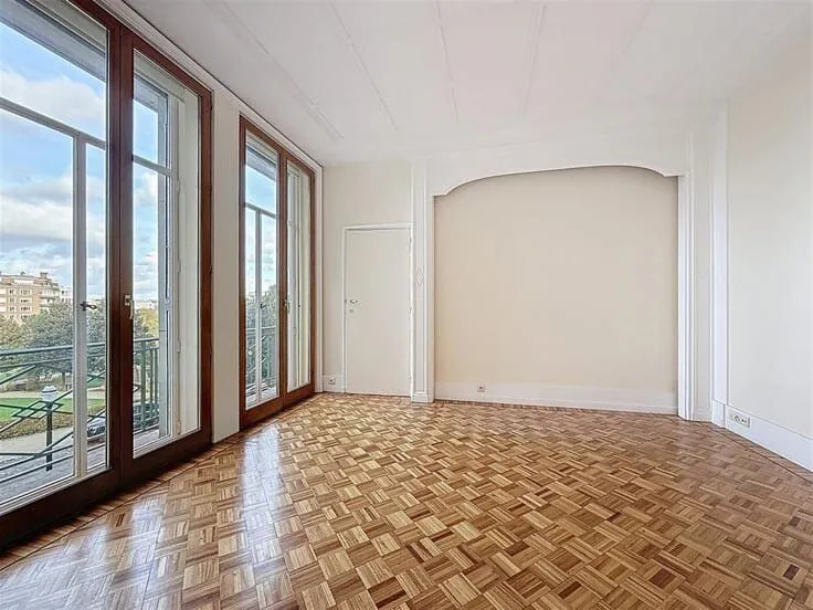 Elutuba - Apartment with Avenue Louise View in Brussels