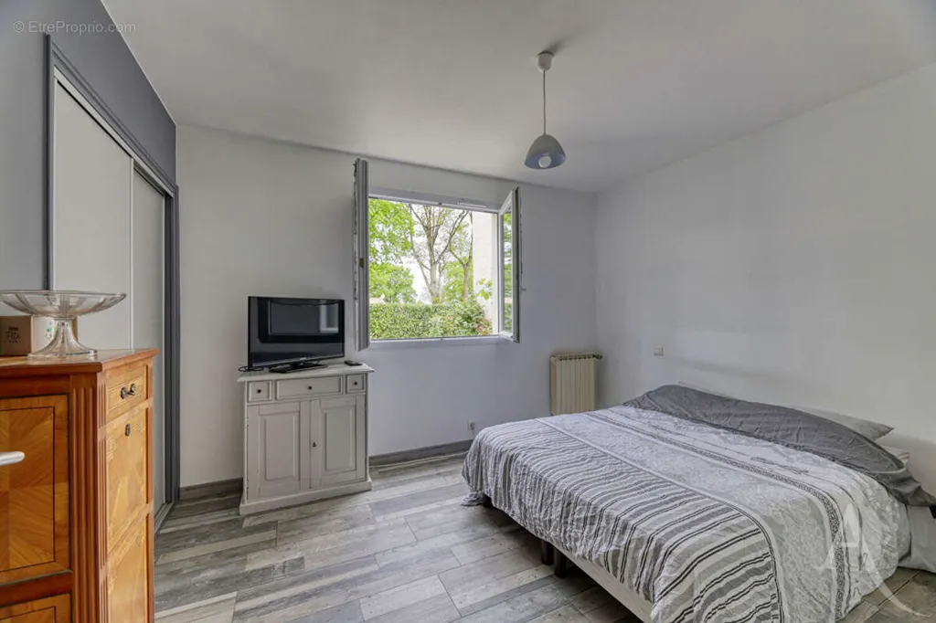 Chambres - Maison avec Piscine et Jardin à Cugand