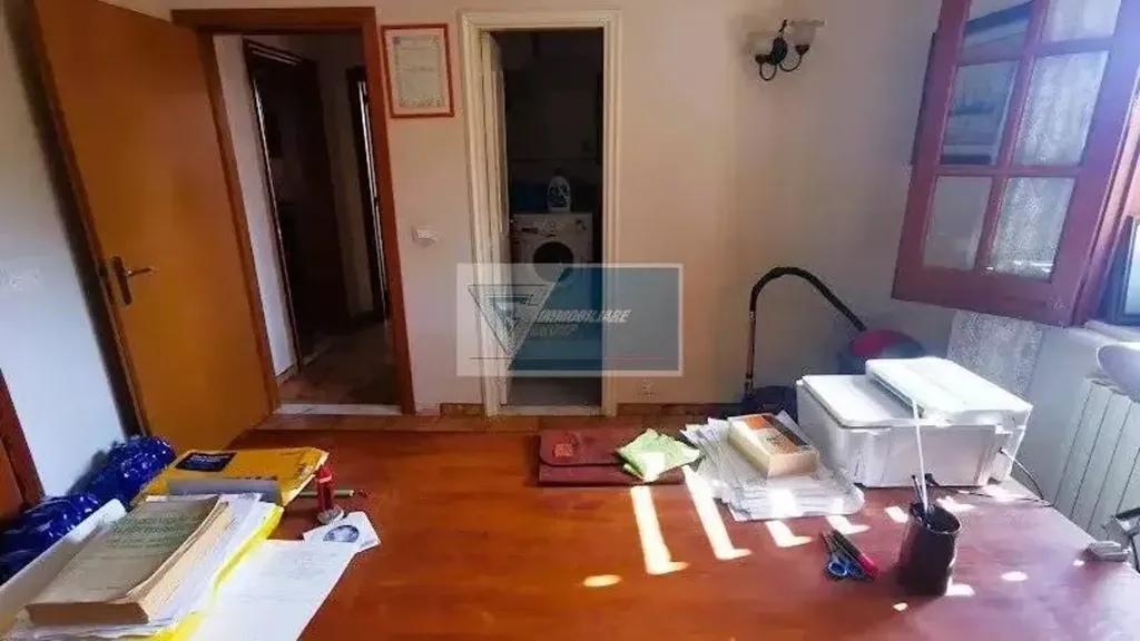 Bureau - Villa with Two Levels in Noto