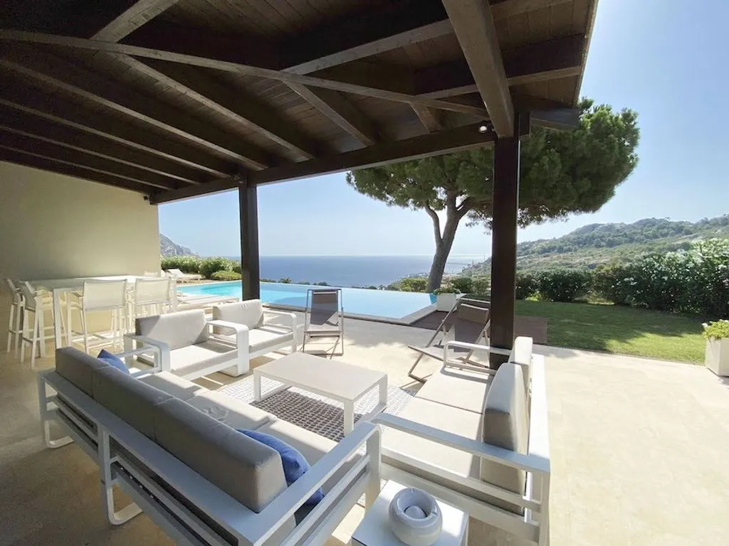 Terrazza - Luxury Villa with Sea View in Begur