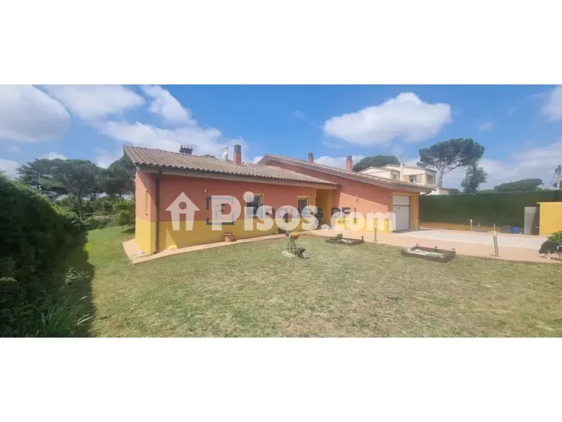 Välivaade - Spacious House with Garden in Caldes de Malavella