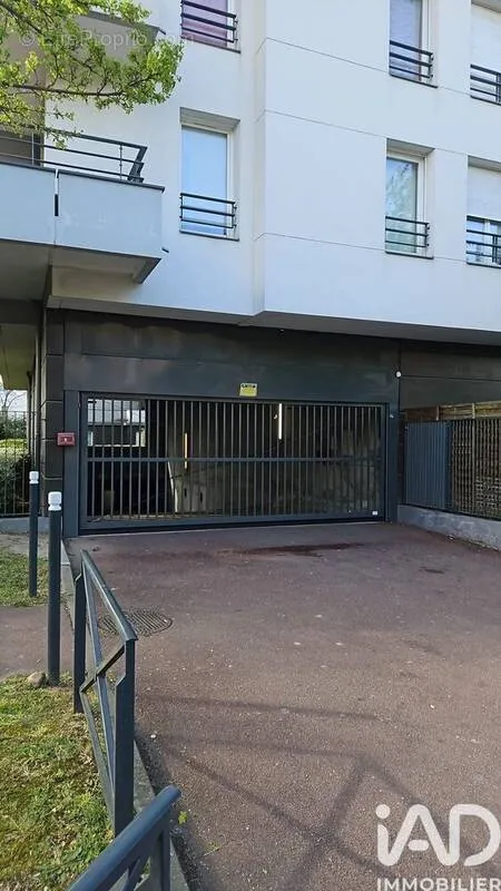 Välivaade - Parking Space in Secure Basement at Cergy