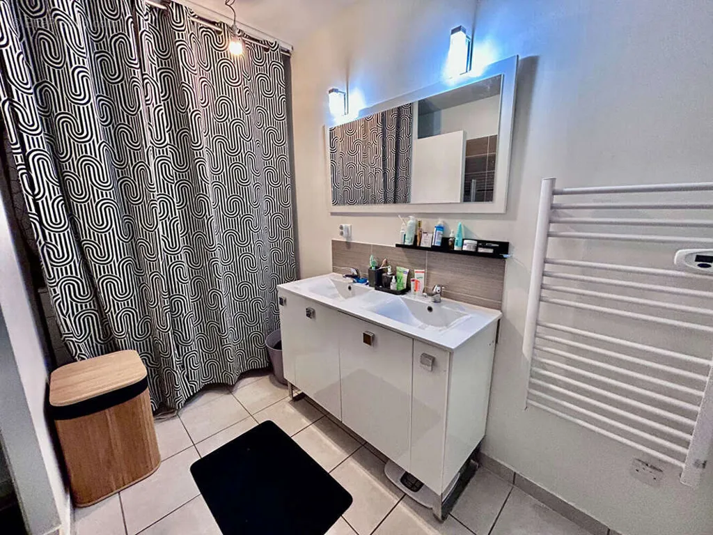 Vannitoad - Modern Apartment with Parking in Montpellier