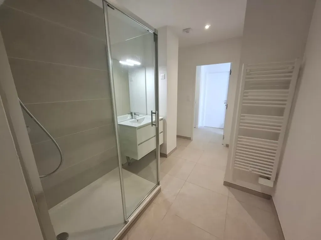 Vannitoad - T2 Apartment with Terrace in Secure Residence