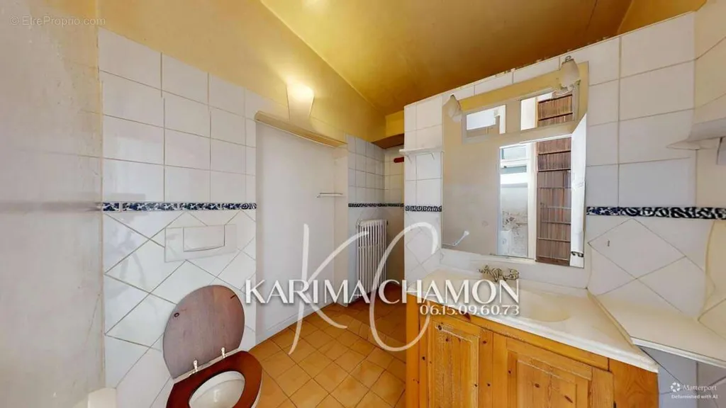 Bathrooms - 5-room house in L'hay-Les-Roses