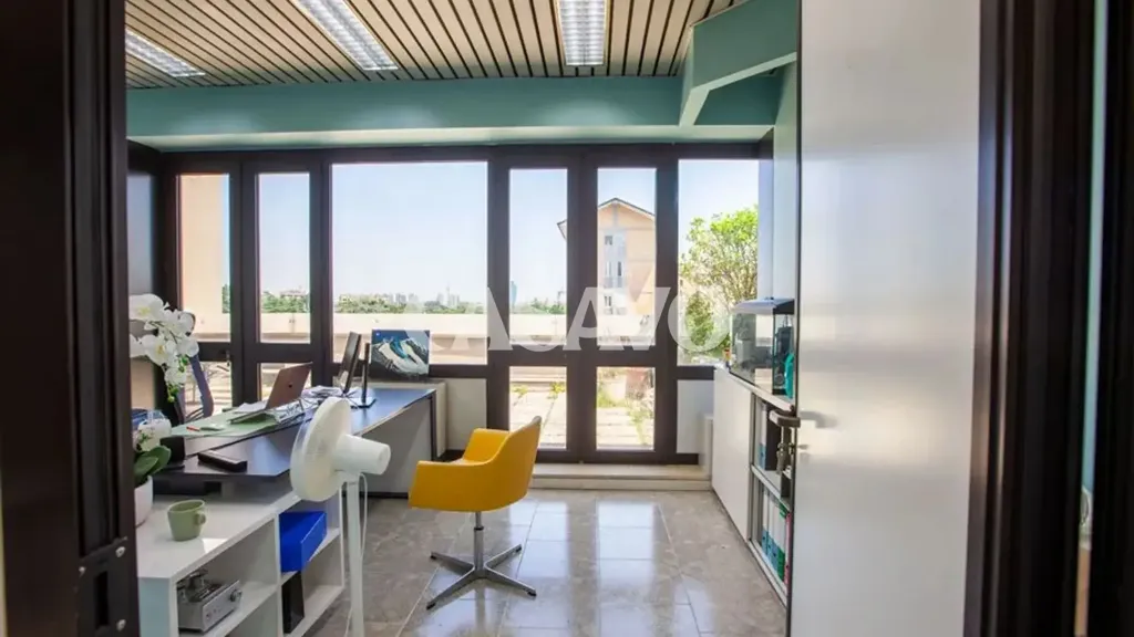 Kabinet - Dual-Use Apartment with Panoramic Terrace in Milan