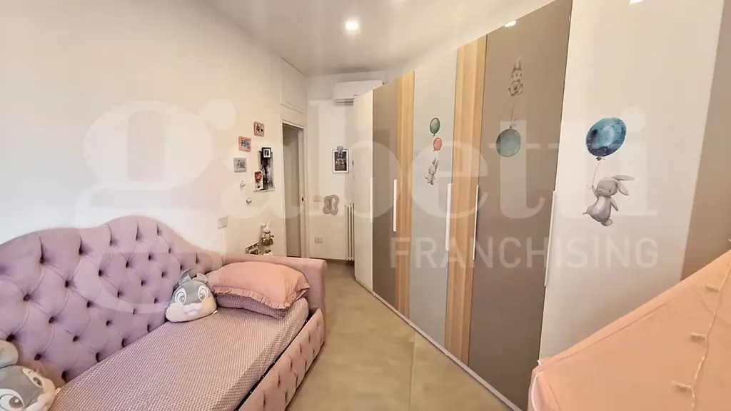 Chambres - Rearranged Apartment with Balconies in Naples