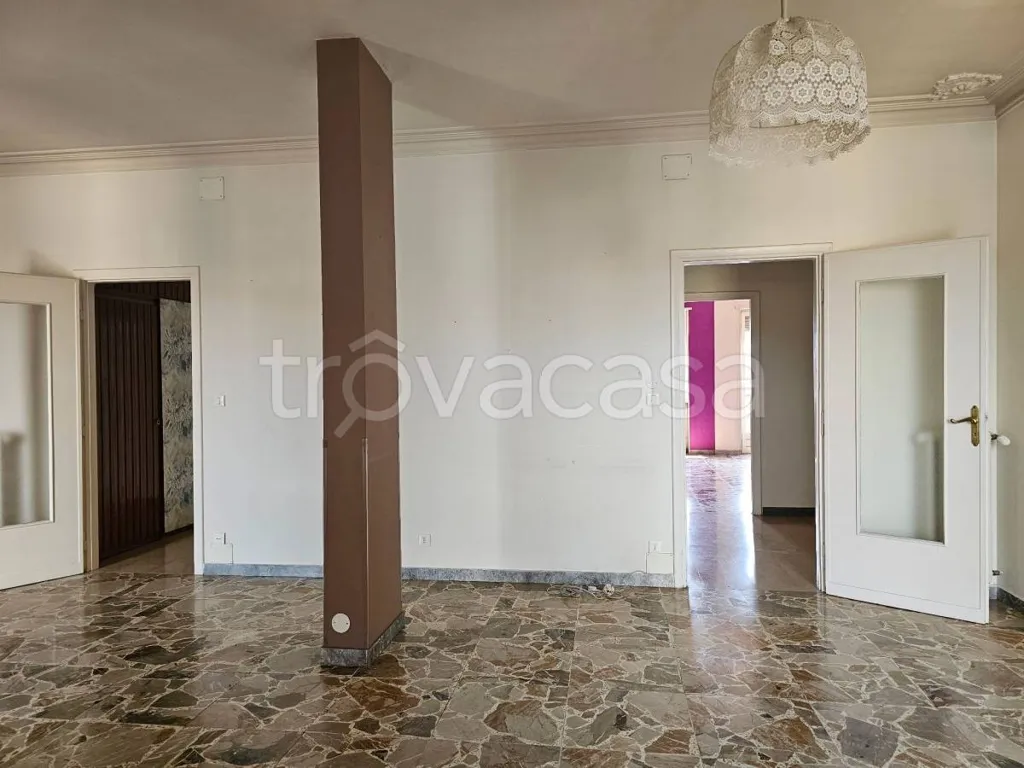 Entrée - Apartment with Balconies in Central Turin