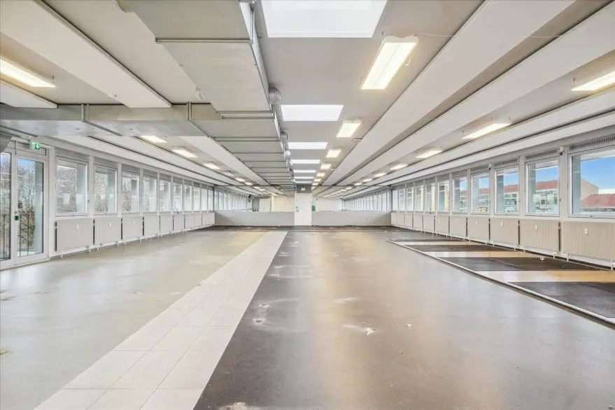 Rooms - Office Space with Parking in Rundhøjtorvet