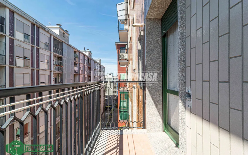 Balcón - Bright 2-Bedroom Apartment with Balcony in Milan