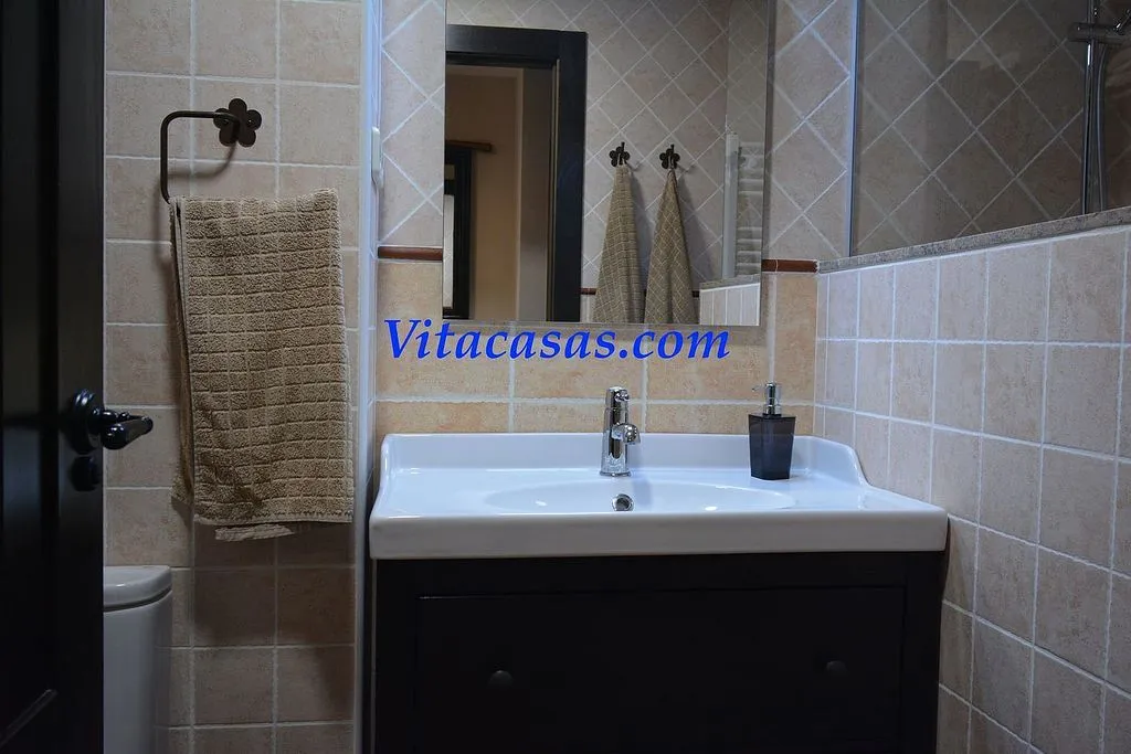 Vannitoad - Rustic Chalet with Pool in Robledillo de Mohernando