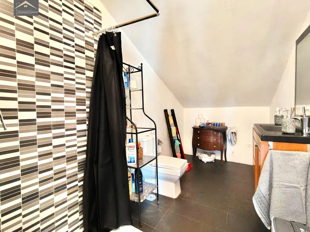 Salles de bain - Rustic Chalet with Pool near Santander
