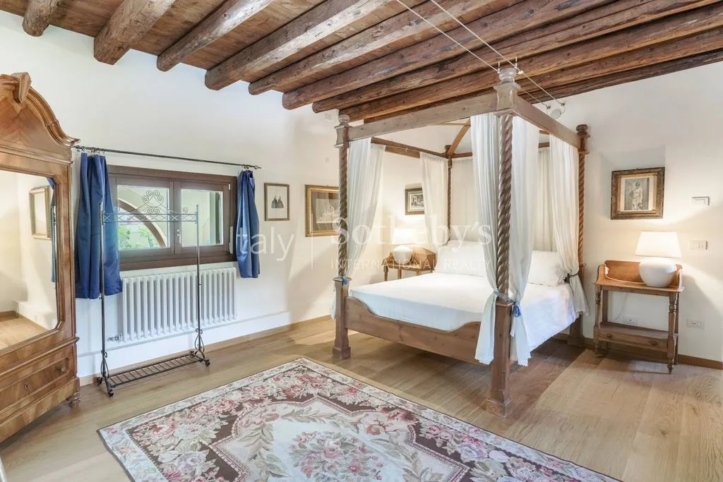 Magamistoad - Neoclassical Villa with Park in Vittorio Veneto