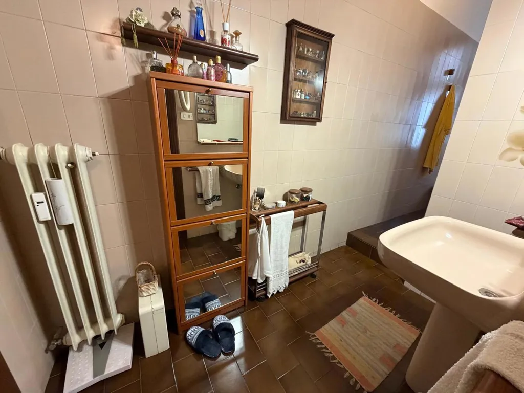 Bagni - Two-Bedroom Apartment with Balcony in Milan