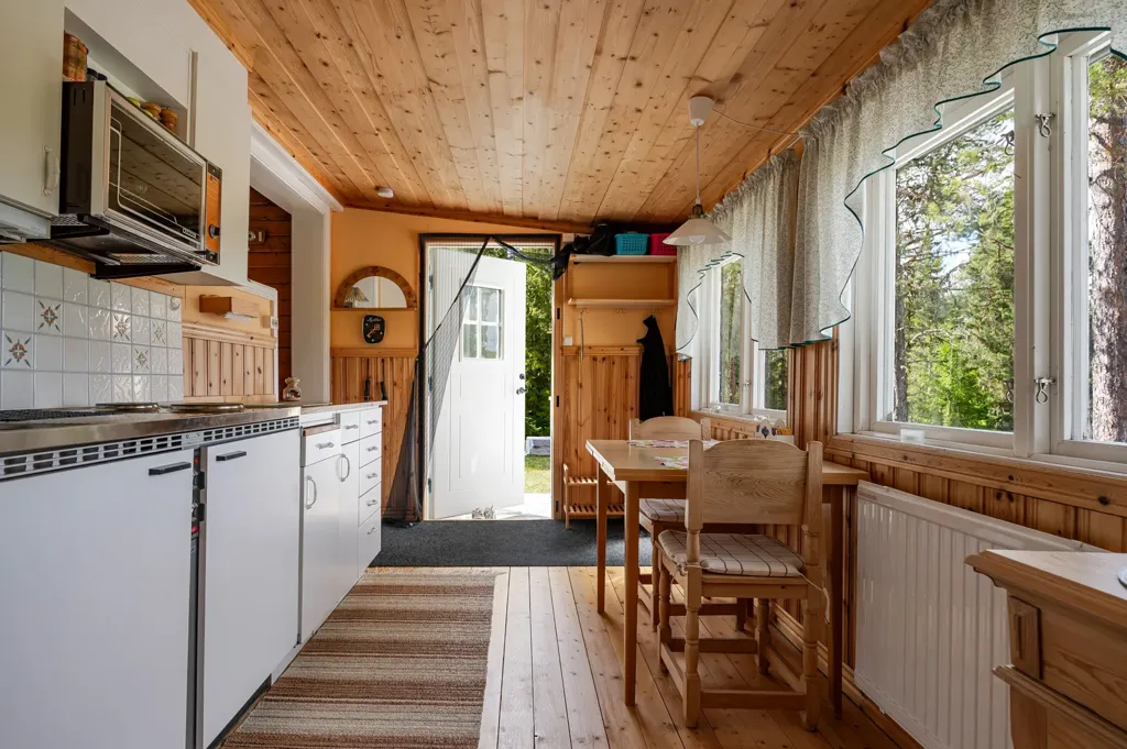 Cuisine - Rustic Cottage with Lake View in Jämtland